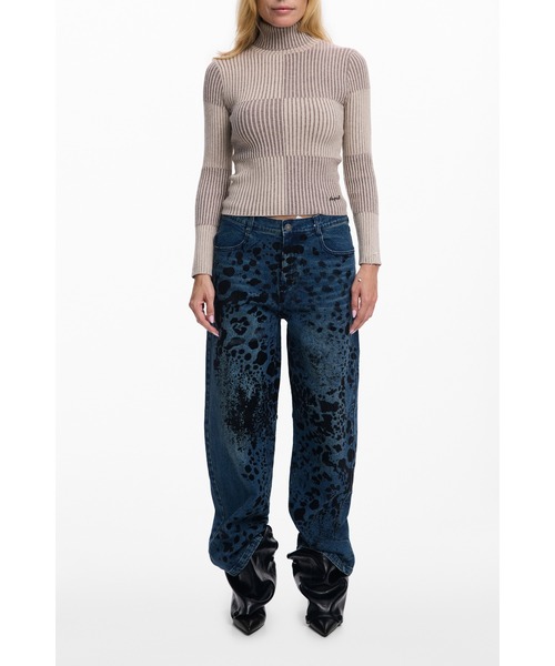 Desigual(デシグアル)の「チェック柄のハイネックセーター(ニット/セーター・レディース・ブラウン・XS/S/M/L/XL)」の3枚目の写真