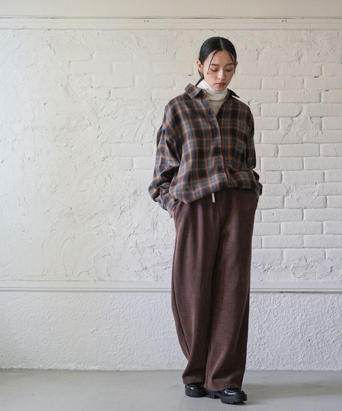 mili an deni(ミリアンデニ)の「コーデュロイ裏フリースボンディングパンツ(その他パンツ・レディース・ブラウン/ブラック/アイボリー・M)」の21枚目の写真