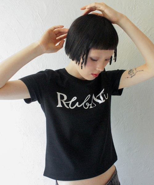 RUBATI（ルバティ）の「レタリングロゴTシャツ_ブラック（Tシャツ/カットソー・レディース・その他・size2/size1）」の2枚目の写真