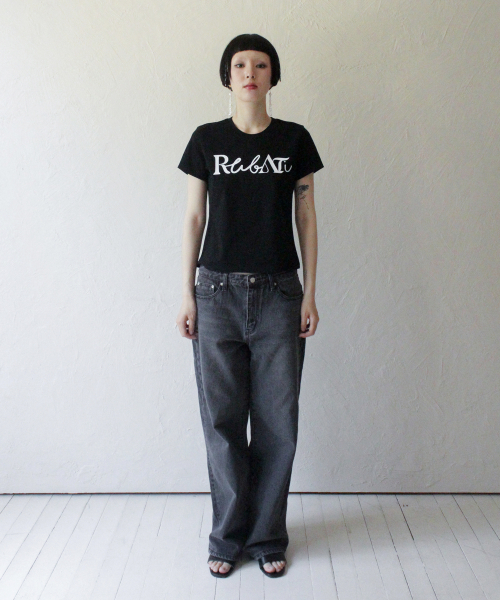 RUBATI（ルバティ）の「レタリングロゴTシャツ_ブラック（Tシャツ/カットソー・レディース・その他・size2/size1）」の4枚目の写真