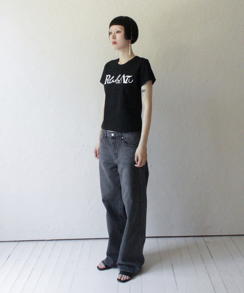 RUBATI（ルバティ）の「レタリングロゴTシャツ_ブラック（Tシャツ/カットソー・レディース・その他・size2/size1）」の5枚目の写真