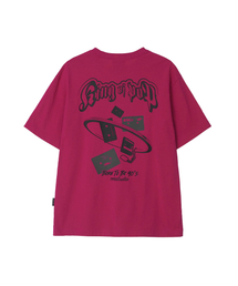 1993STUDIO（1993スタジオ）の「Vintage Cassette Tape T-Shirt_Magenta（Tシャツ/カットソー）」