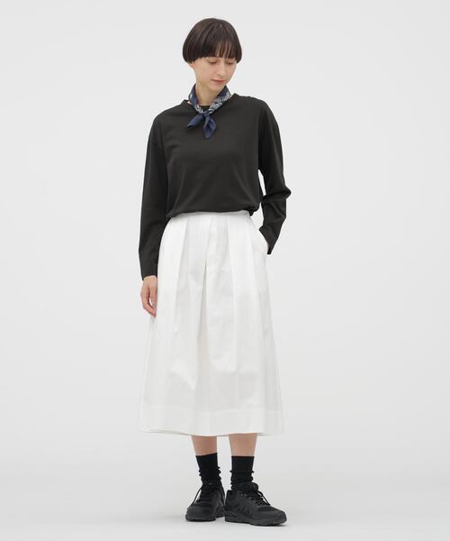 MARGARET HOWELL(マーガレットハウエル)の「SOFT BRUSHED COTTON TWILL SKIRT(スカート・レディース・ホワイト/ブルー系その他5・2/1)」の11枚目の写真
