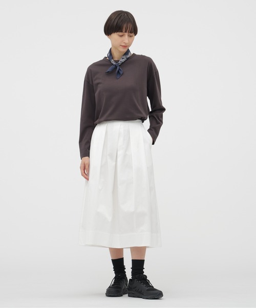 MARGARET HOWELL（マーガレットハウエル）の「SOFT BRUSHED COTTON TWILL SKIRT（スカート・レディース・ホワイト/ブルー系その他5・2/1）」の3枚目の写真