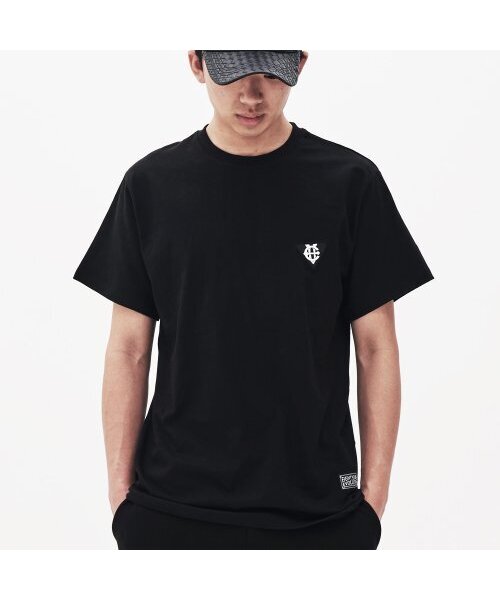 EIGHTVOLUME(エイトボリューム)の「EVエンブレムパッチブラックTシャツ(Tシャツ/カットソー・メンズ・その他・LARGE/MEDIUM)」の4枚目の写真