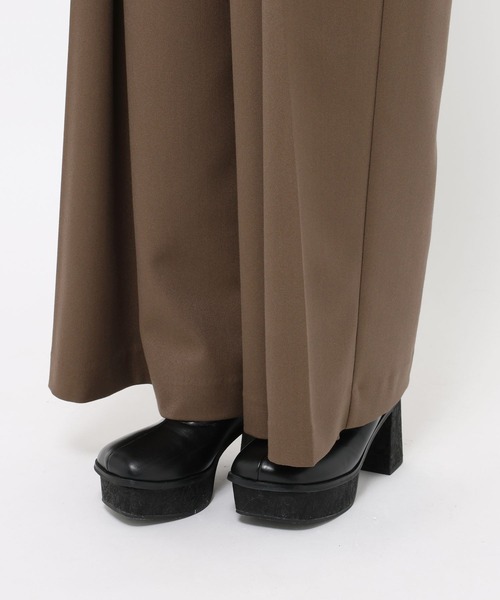 HARE(ハレ)の「フェイクレザーキリカエデザインタックパンツ(HARE)(その他パンツ・レディース・ブラック/ブラウン・FREE)」の16枚目の写真