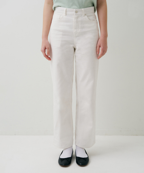 FIELDERS(フィールダーズ)の「REGULAR STRAIGHT FIT DENIM PANTS WHITE(デニムパンツ・レディース・その他・SMALL/MEDIUM)」の1枚目の写真
