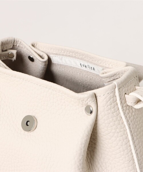 qualite(カリテ)の「シュリンクレザーミニショルダーバッグ【巾着袋付き】/ミニバッグ/レザーバッグ(ショルダーバッグ・レディース・ライム/ピンク/オフホワイト・フリー)」の13枚目の写真