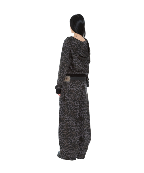 AAKAM（アーカム）の「AKM CROS2 Leopard Zip-Up Hoodie (Charcoal)（パーカー・レディース・その他・1/2）」の8枚目の写真