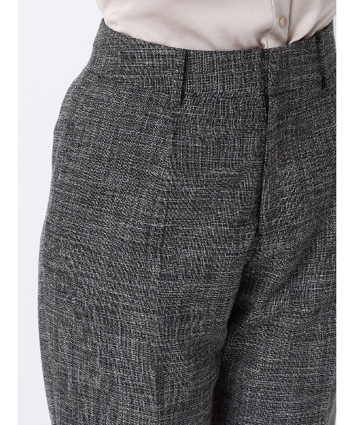 SUIT SQUARE(スーツスクエア)の「タックテーパードパンツ ウォッシャブル ストレッチ スラブシャンブレー 織柄 anysy(スラックス・レディース・ブラック・40(11号)/38(9号)/36(7号))」の5枚目の写真