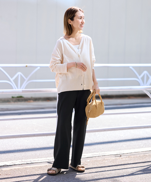 FRAMeWORK（フレームワーク）の「ドビーオックスストレートパンツ（スラックス・レディース・ブラック・36/38/40）」の2枚目の写真