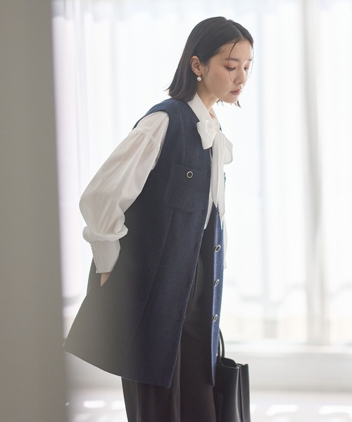 Andemiu（アンデミュウ）の「【セレモニー】ツイードロングジレ636642（ノーカラージャケット・レディース・ネイビー/アイボリー・FREE）」の7枚目の写真