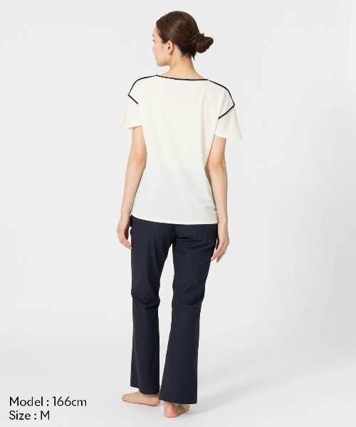 le coq sportif(ルコックスポルティフ)の「接触冷感ハイライズフレアパンツ(その他パンツ・レディース・ネイビー/ブラック・XL/L/M/S)」の5枚目の写真