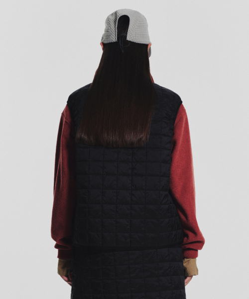 MENASOO(ミナス)の「MNS Line Quilting Vest_Black(ダウンベスト・レディース・ブラック・1/2)」の3枚目の写真