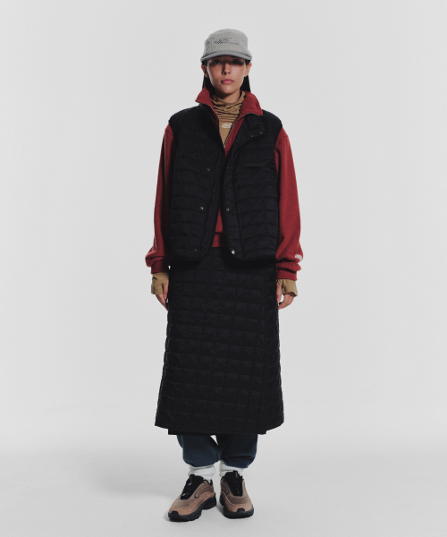 MENASOO(ミナス)の「MNS Line Quilting Vest_Black(ダウンベスト・レディース・ブラック・1/2)」の4枚目の写真