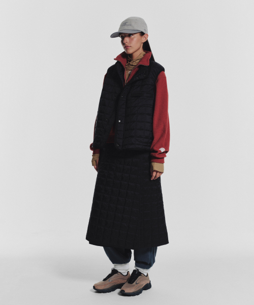 MENASOO(ミナス)の「MNS Line Quilting Vest_Black(ダウンベスト・レディース・ブラック・1/2)」の5枚目の写真