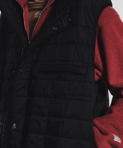 MENASOO(ミナス)の「MNS Line Quilting Vest_Black(ダウンベスト・レディース・ブラック・1/2)」の11枚目の写真