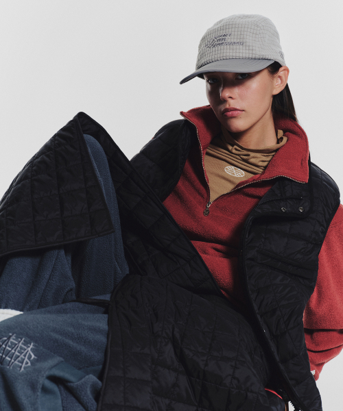 MENASOO(ミナス)の「MNS Line Quilting Vest_Black(ダウンベスト・レディース・ブラック・1/2)」の13枚目の写真