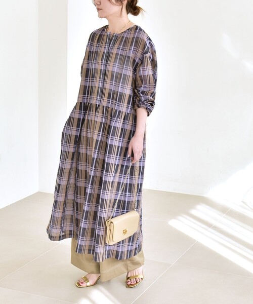 quaranciel(カランシエル)の「quaranciel:〈手洗い可能〉シアー チェック クルーネック ギャザー ワンピース(ワンピース・レディース・パープル/グリーン・ONE SIZE)」の1枚目の写真
