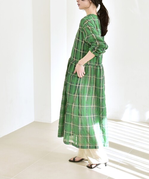 quaranciel(カランシエル)の「quaranciel:〈手洗い可能〉シアー チェック クルーネック ギャザー ワンピース(ワンピース・レディース・パープル/グリーン・ONE SIZE)」の10枚目の写真