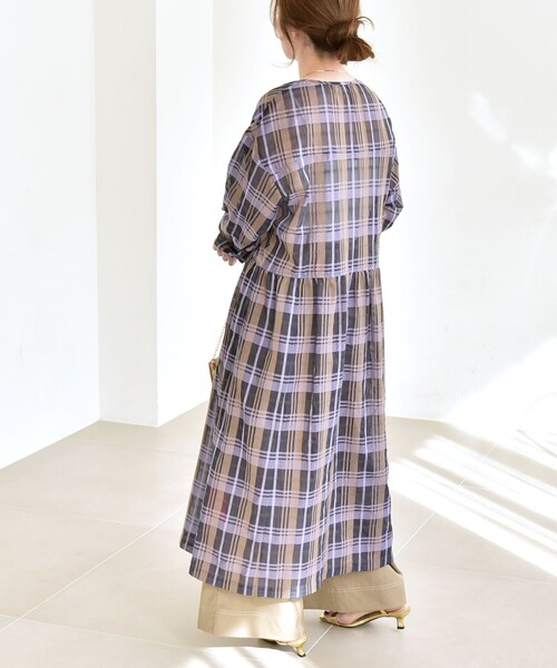 quaranciel(カランシエル)の「quaranciel:〈手洗い可能〉シアー チェック クルーネック ギャザー ワンピース(ワンピース・レディース・パープル/グリーン・ONE SIZE)」の16枚目の写真