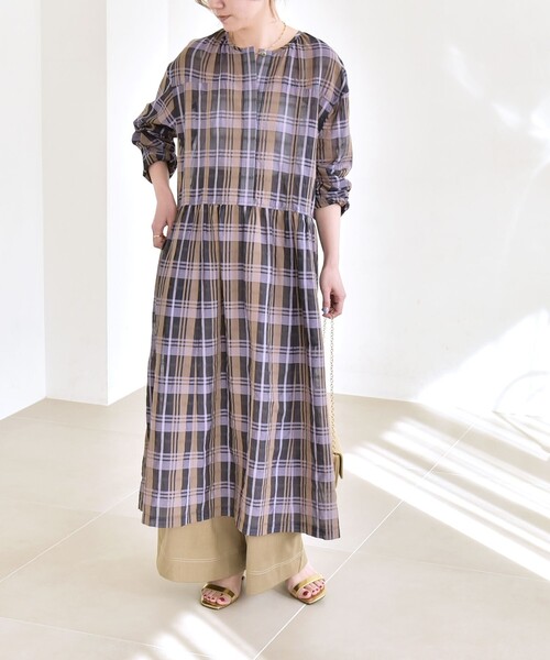 quaranciel(カランシエル)の「quaranciel:〈手洗い可能〉シアー チェック クルーネック ギャザー ワンピース(ワンピース・レディース・パープル/グリーン・ONE SIZE)」の20枚目の写真