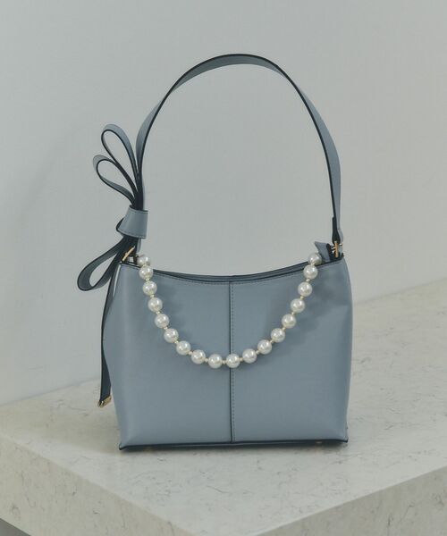 YECCA VECCA（イェッカヴェッカ）の「パールチャーム付きリボンベルトバッグ（ショルダーバッグ・レディース・チャコールグレー/ライトブルー/ライトベージュ・FREE）」の3枚目の写真