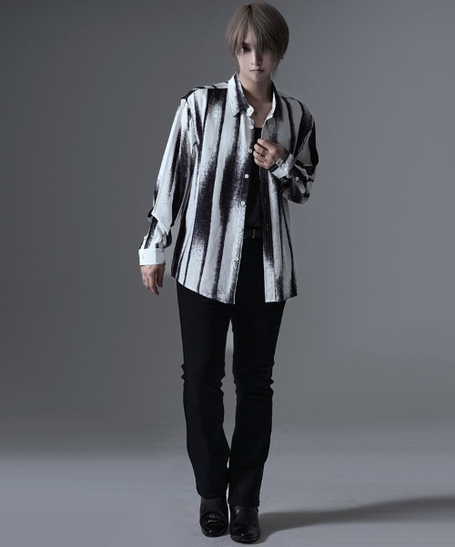 CavariA（キャバリア）の「『CavariA/キャバリア』プリントレギュラーシャツ（シャツ/ブラウス・メンズ・ブラック系3/ブラック系1/ホワイト系2/ホワイト系3/ブラック系2/ホワイト系1・L/XL/M）」の10枚目の写真