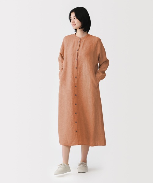 無印良品(ムジルシリョウヒン)の「婦人 リネン 洗いざらし 長袖シャツワンピース(シャツワンピース・レディース・ブラック/グレー系/ダークオレンジ/スモーキーグリーン系・S/XL/L/M)」の4枚目の写真
