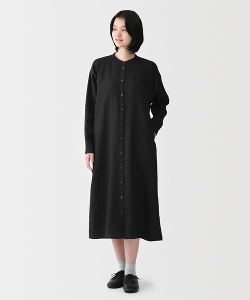 無印良品(ムジルシリョウヒン)の「婦人 リネン 洗いざらし 長袖シャツワンピース(シャツワンピース・レディース・ブラック/グレー系/ダークオレンジ/スモーキーグリーン系・S/XL/L/M)」の1枚目の写真