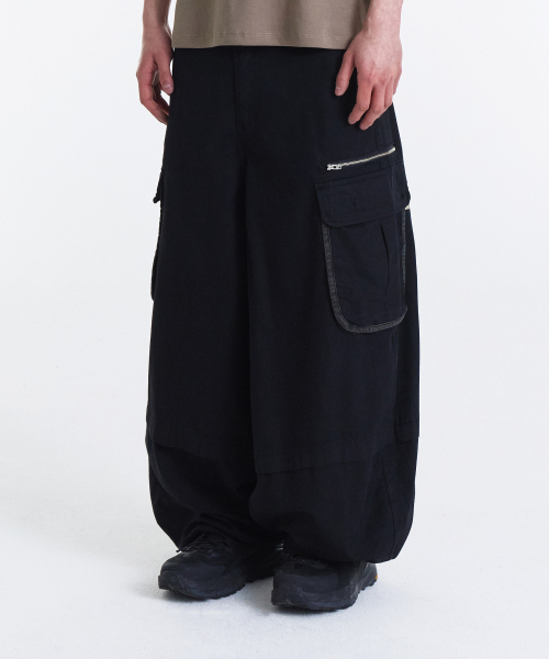 KICHUL（キチョル）の「Vintage Zip Cargo Balloon Pants (Washed Black)（その他パンツ・レディース・その他・SMALL/MEDIUM/LARGE）」の2枚目の写真