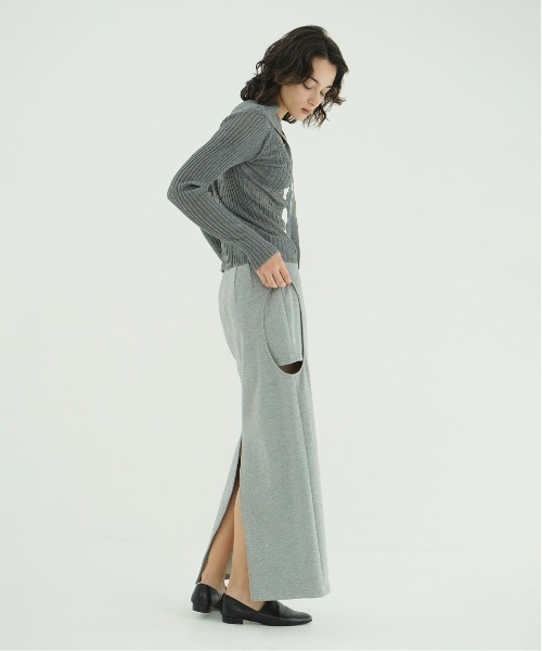CLANE（クラネ）の「CIRCLE CUT SWEAT SKIRT（スカート・レディース・グレー・1/0/2）」の4枚目の写真