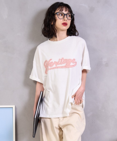 A.D.C.L.(エーディーシーエル)の「アップリケ刺繍ロゴ オーバーサイズ半袖Tシャツ(Tシャツ/カットソー・レディース・ピンク/サックスブルー・M/L)」の1枚目の写真