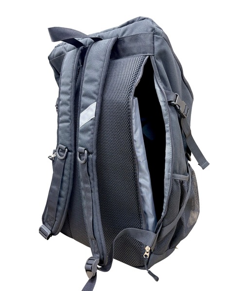 CONVERSE(コンバース)の「【CONVERSE/コンバース】RUBBER PATCH BOX BACKPACK / ボックスバックパック(バックパック/リュック・メンズ・シルバー/アイボリー/ブラック/ベージュ・FREE)」の8枚目の写真
