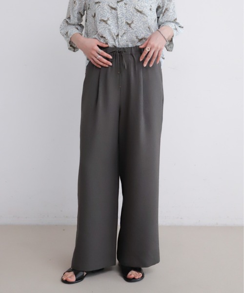 NOMBRE IMPAIR(ノンブルアンペール)の「ポリエステルトロ ワイドパンツ(その他パンツ・レディース・グレー/カーキ/ブラック/キナリ/ベージュ・FREE)」の22枚目の写真