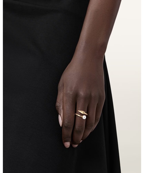 ALLSAINTS(オールセインツ)の「HAZEL PEARL RING | HAZEL パール リング(リング・レディース・ゴールド系その他・S/M/L)」の2枚目の写真