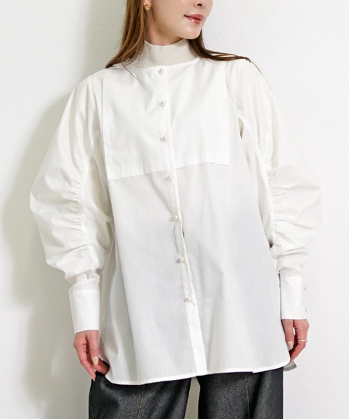 CHhdmn(シーエイチヒデモン)の「パールボタン バンドカラー ギャザースリーブ セミロングシャツブラウス 体型カバー チュニック丈(シャツ/ブラウス・レディース・ホワイト/ブラック・L/M)」の6枚目の写真