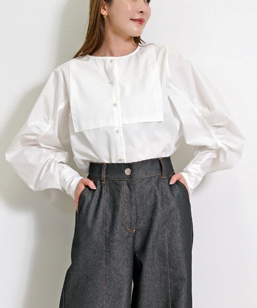 CHhdmn(シーエイチヒデモン)の「パールボタン バンドカラー ギャザースリーブ セミロングシャツブラウス 体型カバー チュニック丈(シャツ/ブラウス・レディース・ホワイト/ブラック・L/M)」の9枚目の写真