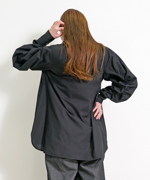 CHhdmn(シーエイチヒデモン)の「パールボタン バンドカラー ギャザースリーブ セミロングシャツブラウス 体型カバー チュニック丈(シャツ/ブラウス・レディース・ホワイト/ブラック・L/M)」の17枚目の写真