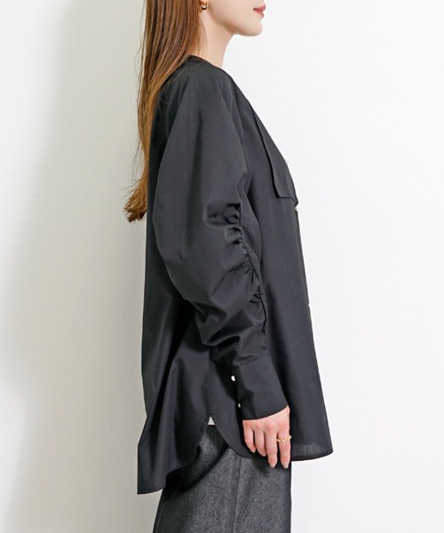 CHhdmn(シーエイチヒデモン)の「パールボタン バンドカラー ギャザースリーブ セミロングシャツブラウス 体型カバー チュニック丈(シャツ/ブラウス・レディース・ホワイト/ブラック・L/M)」の14枚目の写真