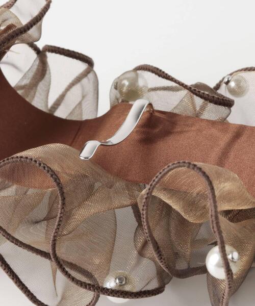 SMELLY（スメリー）の「シアーフリルパールヘアカフ（ヘアゴム・レディース・ライトグレー/ブラウン・-）」の8枚目の写真