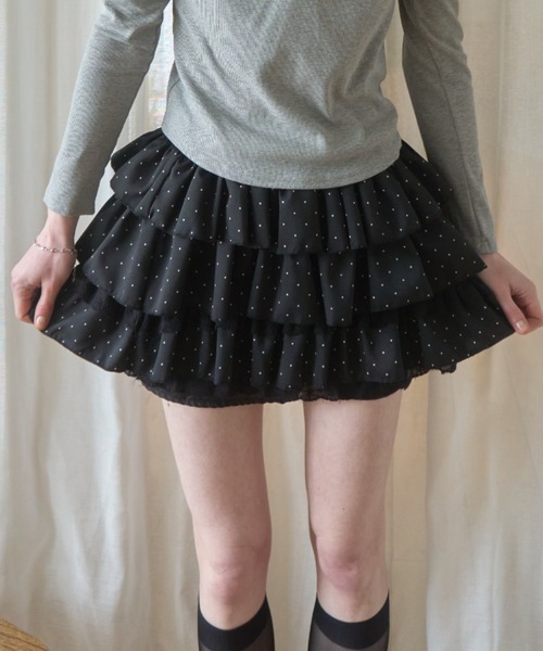 Birthday room(バースデイルーム)の「ドットフリルティアードミニスカート/Polka dot frill tiered mini skirt(スカート・レディース・ブラック/ホワイト・FREE)」の2枚目の写真