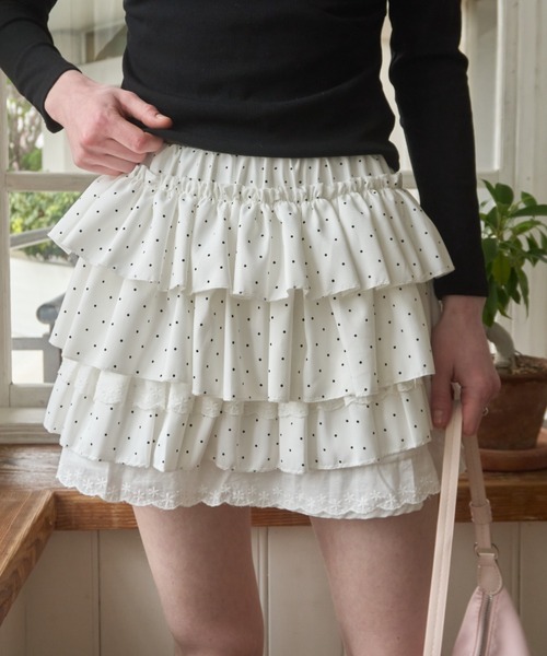 Birthday room(バースデイルーム)の「ドットフリルティアードミニスカート/Polka dot frill tiered mini skirt(スカート・レディース・ブラック/ホワイト・FREE)」の3枚目の写真