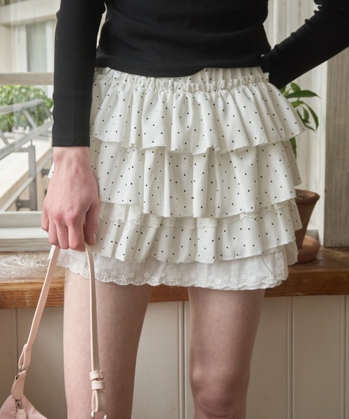 Birthday room(バースデイルーム)の「ドットフリルティアードミニスカート/Polka dot frill tiered mini skirt(スカート・レディース・ブラック/ホワイト・FREE)」の5枚目の写真