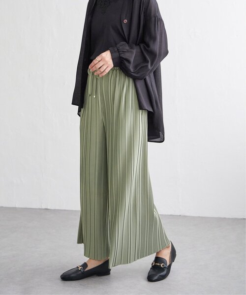 ikka（イッカ）の「【雑誌InRed4月号掲載】カットプリーツワイドパンツ【親子コーデ】（その他パンツ・レディース・チャコール/ネイビー/カーキ/グレイッシュベージュ・S/M/L）」の3枚目の写真