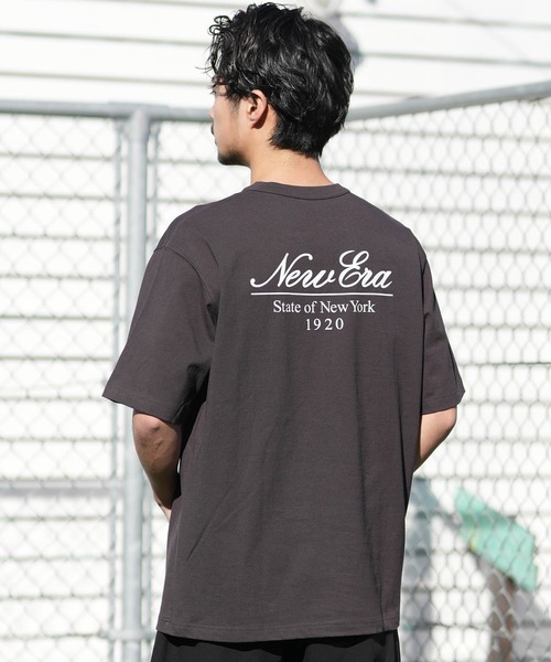 NEW ERA(ニューエラ)の「NEW ERA/ニューエラ 半袖 Tシャツ バックプリント ウォッシュド コットン Classic Script Logo(Tシャツ/カットソー・メンズ・ホワイト/ブラック・M/L/XXL/XL)」の2枚目の写真
