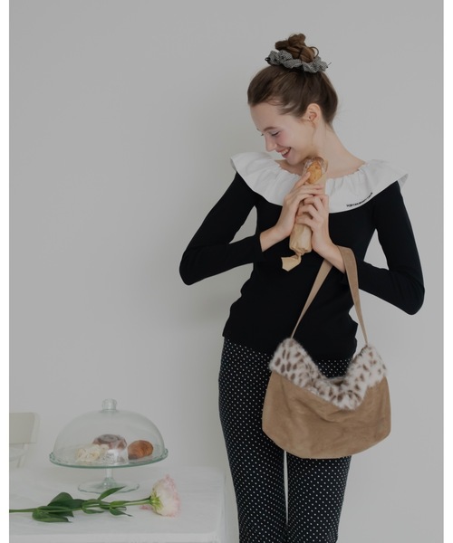 JUMELLE（ジュメロ）の「フリルオフショルトップ（Tシャツ/カットソー・レディース・グレー/ブラック・FREE）」の4枚目の写真