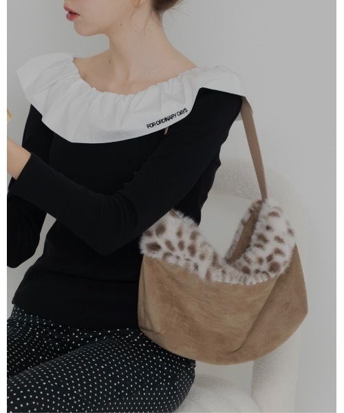 JUMELLE（ジュメロ）の「フリルオフショルトップ（Tシャツ/カットソー・レディース・グレー/ブラック・FREE）」の5枚目の写真