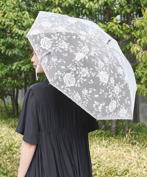 LAVEANGE(ラビアンジェ)の「【遮光率100%・UVカット率100%】晴雨兼用 バンブーハンドル レース日傘 45cm 日傘(長傘・レディース・ブラック/ベージュ・F)」の4枚目の写真