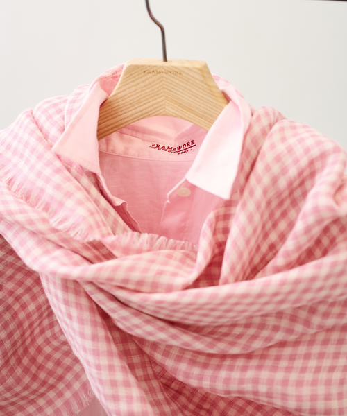 FRAMeWORK（フレームワーク）の「THROW/スロー ライトリネンギンガムチェックストール（ストール/ショール・レディース・ピンク/サックスブルー/イエロー・FREE）」の20枚目の写真